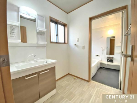 ʑEʏ [LxȃV[tʉϑɐVKI
ʎɂ̂ŁACオ̂CȂǂCłۂĂ܂B