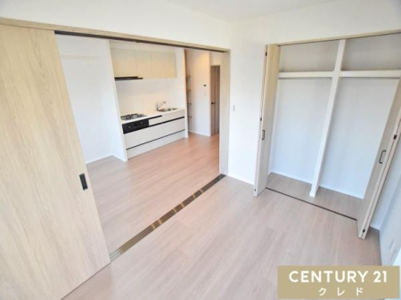 �Q�� �y�m��5���z
�����˂��J����ƃ��r���O�ƈ�̂ƂȂ�A16.3���̊J�������ӂ��L�X��ԂɁB
���[�t���Ŏg��������ǂ��A��Q���Ƃ��Ă�����肨�߂������������܂��B