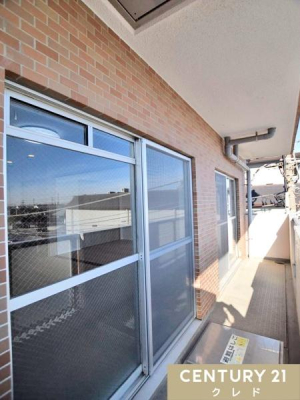 �o���R�j�[ �y�k���o���R�j�[�z
�z�˂��Ƒu�₩�ȕ��������Ղ��荞�ށA�k�Ɠ���2�ʃo���R�j�[�B
����͂������A�����̗΂���Ă���ƁA�V���ł̂�����Ƃ����y���݂����������ł��ˁB