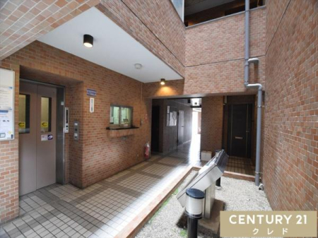 ̑p Z܂̊K܂ŃGx[^[𗘗p\BɕŝAȀdו^тɂSłB