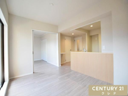 rO yLDK12z
˂ŗ׎ƂȂ12LDKBJčLA߂ČƂĎg悵B
炵ɍ킹ĊpłԂłB