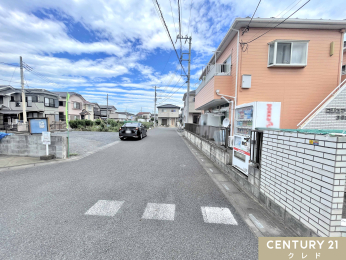 OʓH܂ތnʐ^ ̐ɂ͌Ȃ{݂kɂ܂B
wقǋ߂̂ŁAwCO̎̕vƂĂ߂łB