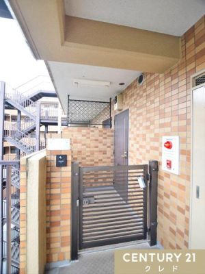  t̐pփ|[`́Axr[J[AEghApïꎞuɂƂĂ֗B
O̎قǂ悭ՂĂ̂ŁAvCoV[SłB