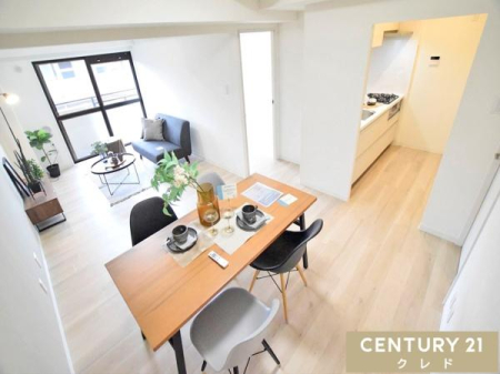 rO yLDK14.5z
ƋuĂƂLB
DȃCeAɈ͂܂ꂽZԂŖȂƑƂ̎ԂނƂł܂B