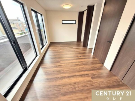 �q������ �y�m��4.5��+5.3���z
�v9.8���̋�Ԃ́A�����Ԏd�؂��2���ɂ��₷���σv�����B
�e�X�y�[�X�Ɏ��[������A�q�ǂ������{��Q�����Q���{���ւȂǑ��p�r�ɑΉ����܂��B