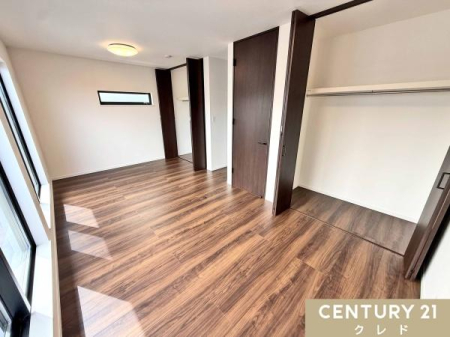 �q������ �y�m��4.5��+5.3���z
�����̑����玩�R��������A�����ʂ�₷���̂����́B
���邢�ؖڃt���A�ŃC���e���A�����킹�₷���A�Ƌ�̔z�u�����₷���Ԏ��ł��B