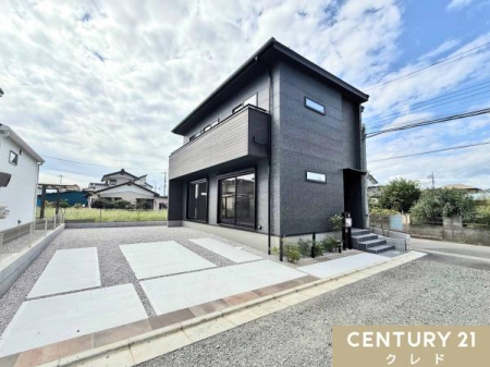 �O�ʓ��H�܂ތ��n�ʐ^ �~�n45�ؒ��̐��`�n�͖����̐A�͂Ɖ��ύ����ŊO�\�𐮔��������ꊴ�̂��錩���ځB
���փ|�[�`�͉��s�������Ղ�ŉJ�V���̏o��������K�ɍs���܂��B