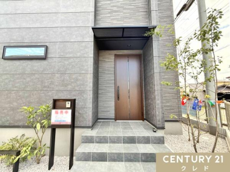 ���� �L����≜�s����^���Ă����|�[�`�t���̌��ւł��B
���I���������ȕ��͋C���y���߁A�Ɩ��t���Ȃ̂ŋA������邭�Ƃ炵�Ă���܂��B