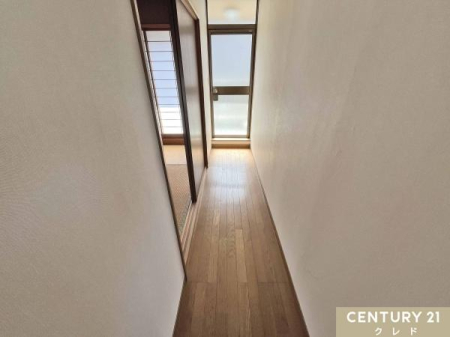 ̑ _炩Ȍ͂2KĹAoRj[ւ̂܂܏o\B󕨂̊o荞݂X[YŁÅCE퓮Sn悢Xy[XłB