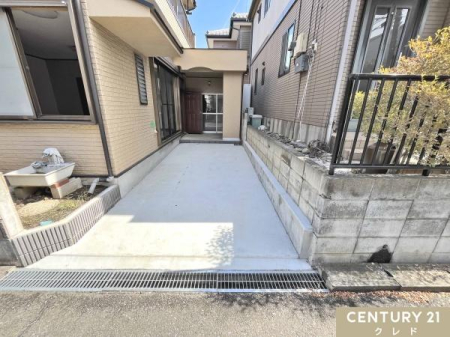 ԏ OʓHtbgɓ钓ԃXy[XBԌL߂ŎԂ̏oX[YBO߂AԂO|ɂ֗łB