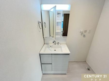 ̑n AbH̍HłBx^bɂ׏dʂŎ󂯁Asɔz\Ŏ{HĂ܂B
ӊEEOʓH̕ȂǁAʐ^ł͓`ɂ_ЌnłmFB