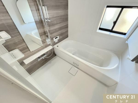 OʓH܂ތnʐ^ ݁A㓏HA\̂̑gݗĂIĂ܂B
Oǂ̍\p̎{HAhV[g̎{HiKɓĂ܂B
TbV̎tił܂I