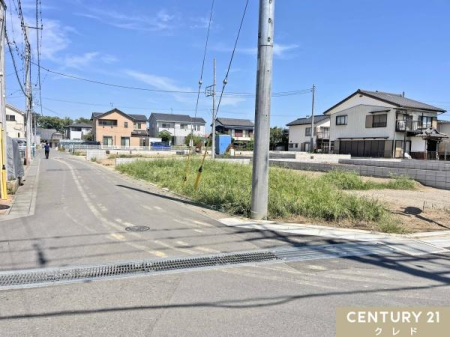 ���̑����n ���݁A�����E��搮�����������A��b���H�O�̏����H���ł��B
���z����̓I�ɐi�ݎn�߂Ă��܂��B���n���ē��E�H���󋵂̂���������������܂��B