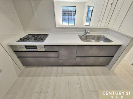 �L�b�`�� ���[�L�x�ȃV�X�e���L�b�`���͓����ɂ�Ƃ�����A�Z��Ԃ��L���m�ہI
�L�b�`���c�[���Ȃǂ���������Ǝ��[���邱�Ƃ��ł������̂������₨�|�������K�ɍs�����Ƃ��ł��܂��B