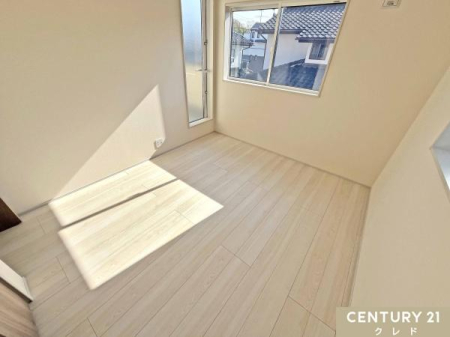 m ym5z
i`ȐF̃VvȗmB
D݂̉ƋG݂Rɔzuł̂ŁÁgSn̂ԁhy߂܂B