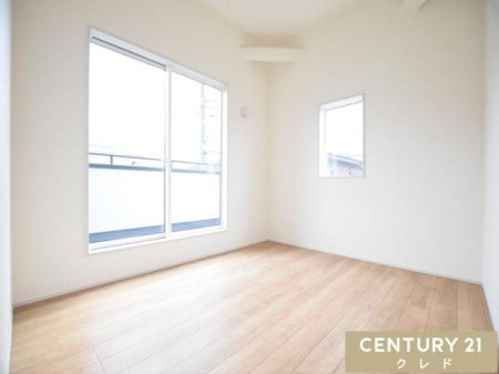 m ym5.25z
oRj[ɖʂAz˂ޖ邢m5.25B
D݂̉ƋG݂Rɔzuł̂ŁÁgSn̂ԁhy߂܂B