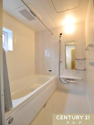  1̔ĂoX^CLӋ`ɁcB
Cg[@ƃh[pCvtŁAJ̓ԕ̋G߂SĐ󕨂܂B