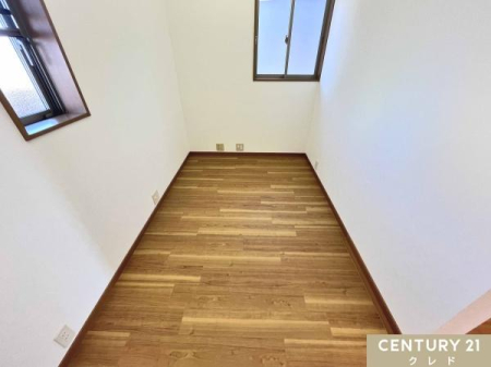 �m�� �y����@�m��4.2���z
�W�����č�Ƃ����鏑�ւ�A���[�����Ƃ��Ă��������߁B 2�����ɑ���݂��邱�ƂŁA�R���p�N�g�Ȃ�������������Ȃ��A���ʂ��̗ǂ����K�Ȏ����ɁB