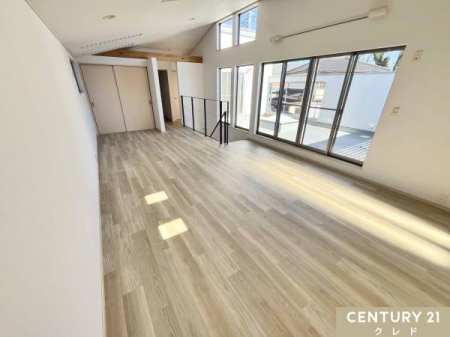 ���r���O �y�������@LD16.3���z
�V��̍����ƕǈ�ʂ̑傫�ȑ����J�����������炵�܂��B
�x�e���⏤�k�X�y�[�X�ȂǗl�X�ȗp�r�Ɋ��p�ł��܂��B