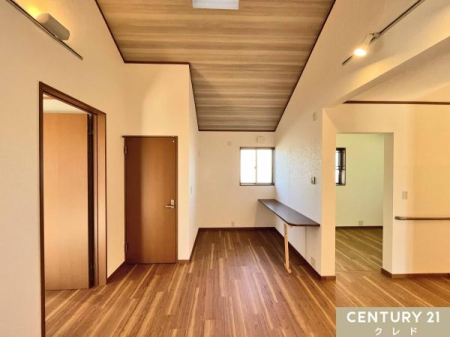 ���̑����� �y����@2�K�t���[�X�y�[�X10���z
�e�����[�N�X�y�[�X��A���q�l�̃X�^�f�B�R�[�i�[�A���邢�̓Z�J���h���r���O�Ƃ��ĂȂǁA���C�t�X�^�C���ɍ��킹�đ��l�Ȏg�������\�B