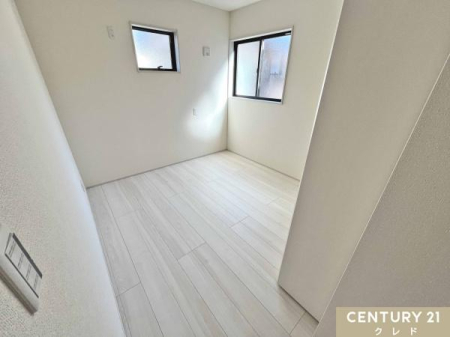 m y5.25mz
Ƃ邢mBVv炱ƋFfAkEi`Emg[ȂǑʂȃR[fBl[gRɊy߂܂B