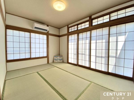 a ya6z
̍Əqẑ炩Ȍɕ܂ꂽ̋ԁBSقƗЂƂƂ͂Ă܂