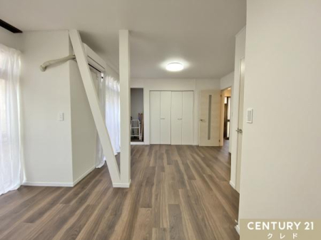 rO yLDK11.5z
ؖڃt[OƔǂŁAǂȃCeAƂ킹₷Ƒe̋ԁB
\CAEgŁArO][jOł܂B