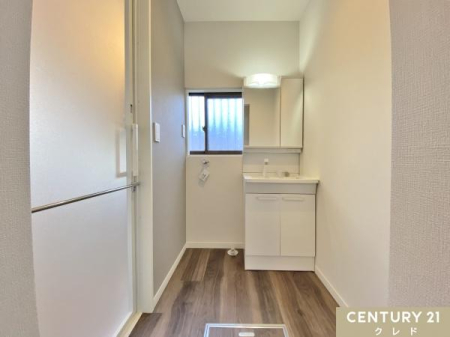 ʑEʏ ʉϑANbVtAV̂ƌ܂B
ꂪCɂȂƂTbƐ@NbVtA͑ϐ̂Ő˂ȂǂCɂȂ邨CʂȂǐɓK݌vłB