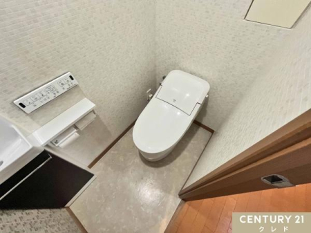 �g�C�� �X�b�L���Ƃ��������ڂ̃^���N���X�g�C���B
�g������̗ǂ��������@�\���Ɨ���􂢊�t���B
�f�U�C���Ƌ@�\�ɂ����������Ԃł��B