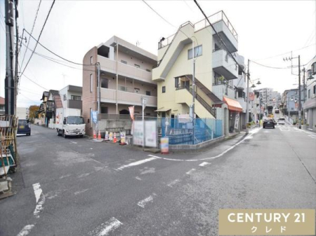 OʓH܂ތnʐ^ zƊJɌb܂ꂽ2KrO͂́A쐼3K4LDKI
2026N1\łB