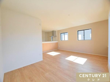 rO yLDK19.6z
ƋuĂƂLB
DȃCeAɈ͂܂ꂽZԂŖȂƑƂ̎ԂނƂł܂B