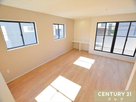 rO yLDK19.6z
쐼ɊJ݂rÓA邢ՂƓ鋏Sn̗ǂԁB
Ƒ݂ȂR̂ŐSnǂ߂Ƃł܂B