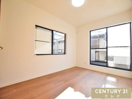 �q������ �y�m��5���z
5���̗m���͏��ւȂǉƑ��\���⃉�C�t�X�^�C���ɍ��킹�ă}���`�ɑΉ��B
����x�b�h��z�u���A�����I�ȍ�Ƌ�Ԃ⃊���b�N�X�ł���ꏊ�Ƃ��Ċ��p�ł��܂��B