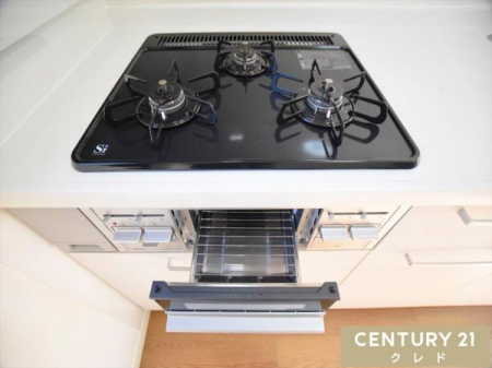 �L�b�`�� �y3���R�����E�O�����z
�Z�������ԑтɂ����ٓ��E���H�̏��������₷��3���^�C�v�̃R�����ł��B
�O�����t���̃L�b�`���͂������̕��������܂��I