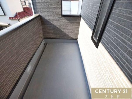 oRj[ ŗzǍDȃCi[oRj[B
tŋ}ȉJł󕨂GɂAe[uuĂ났Xy[XƂĂpł܂B