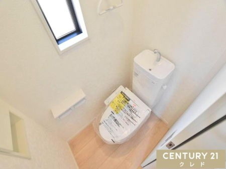 gC 1KE2KꂼɐݒuĂ̂ŁA̖ZԂԑ҂̐SzȂÃguSłB