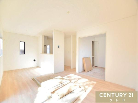 rO yLDK16z
ƑRƏW܂16LDKB
אڂaƂȂ20.5̂Ƃ肠ԂɁIql̗Vя◈qɂLXƎg܂B