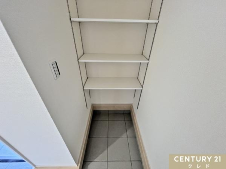  C͂APxr[J[Ȃǂ̊OpiꂪȌւɁASIC݂邱ƂŎ[ꏊmۂALCȌւۂĂ܂I