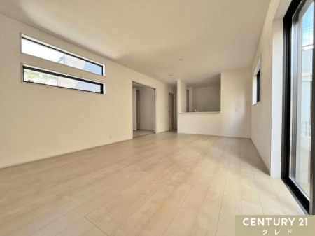 rO y17.7LDKz
ΖʃLb`̗pLDKB
ƑJ݁AƑ̗lqȂzVEbeސSn悢ԂłB