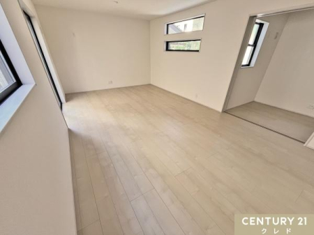 rO y17.7LDKz
cCAEgŉƋzu₷rOB\t@ƃer̋₷AB̍̌Ŗ邭AƑ̂났ԂC悭o܂B