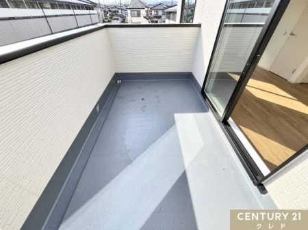 �o���R�j�[ �쓌�����o���R�j�[�́A�����璋�ɂ����ĐS�n�悢���������������݁A�����󕨂��������芣���܂��B
�ǂɈ͂�ꂽ����Ńv���C�o�V�[���ۂ���܂��B