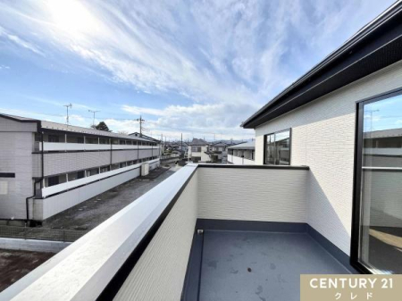 �Z�˂���̒��]�ʐ^ �����炵���ǂ��A�S�n�悢���������������ԁB
�O�ʂɍ������������Ȃ��A�J�����̂��钭�߂����X�̕�炵�ɐS�n�悳���v���X���Ă���܂��B