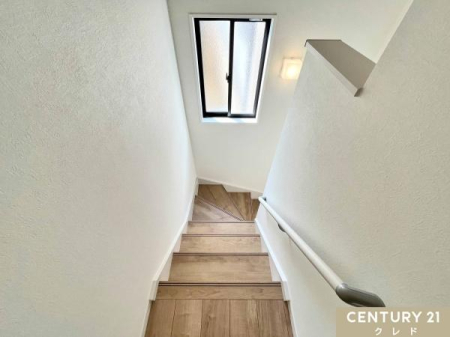 ���̑����� �y�肷��t���K�i�z
�肷��̕t�����K�i�͓]�|�Ȃǂ̎��̖h�~�ɂȂ���܂��B�ו��������Ă���Ƃ��ȂǁA�K�i�̏���~��̕��S�����Ȃ��A���N�z�̕��⏬���Ȃ��q�l�����S�ł��I