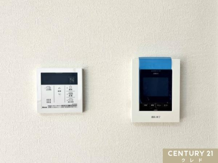 ���̑� �y�ǂ������@�\��TV�t�����j�^�[�C���^�[�z���z
�X�C�b�`1�ň��ʂ̓��𗁑��ɒ�������A�ۉ���ǂ����������邱�Ƃ��ł��܂��B���������ڂŗ��q���m�F�ł�����S�̖h�Ɛݔ��ł��B