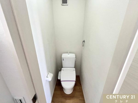 �g�C�� �g������̗ǂ��������֍��ɁA��􂢈�̌^�^���N��������g�C���B
�����������₷���A�����ȏ�Ԃ�ۂ��₷���̂����͂ł��B