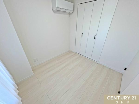 �q������ �y�m��4.2���z
4.2���̃R���p�N�g�ȗm���͏��ւ�e�����[�N�X�y�[�X�ȂǁA�v���C�x�[�g�Ȏ��Ԃ��߂����̂ɂ��傤�Ǘǂ��L���B�G�A�R���ƃN���[�[�b�g�����ŁA���K�ɉ߂����܂��B