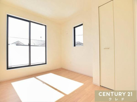 �m�� �y�m��5���z
�z�˂����������ޖ��邢�m��5���B
���D�݂̉Ƌ��G�݂����R�ɔz�u�ł���̂ŁA���������́g���S�n�̂�����ԁh���y���߂܂��B