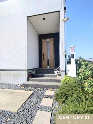  փ|[`̂ŁAJVɂxr[J[GꂽP֑OŗĈ܂B
Av[`ɐA̓Xy[X݂AlG̍ʂy߂܂B