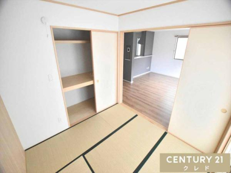 a y1K4.5az
[t̘a̓rOɗאځB˂JΈ̋ԂƂȂAqƑ̒cALbYXy[XȂǑprɊ􂵂܂B