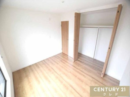 Q y8Qz
8̎Q͓oRj[ɖʂAǍDBeʃN[[bgtŋGߕ܂ł[BƋzu₷Ƃ̋ԂłB